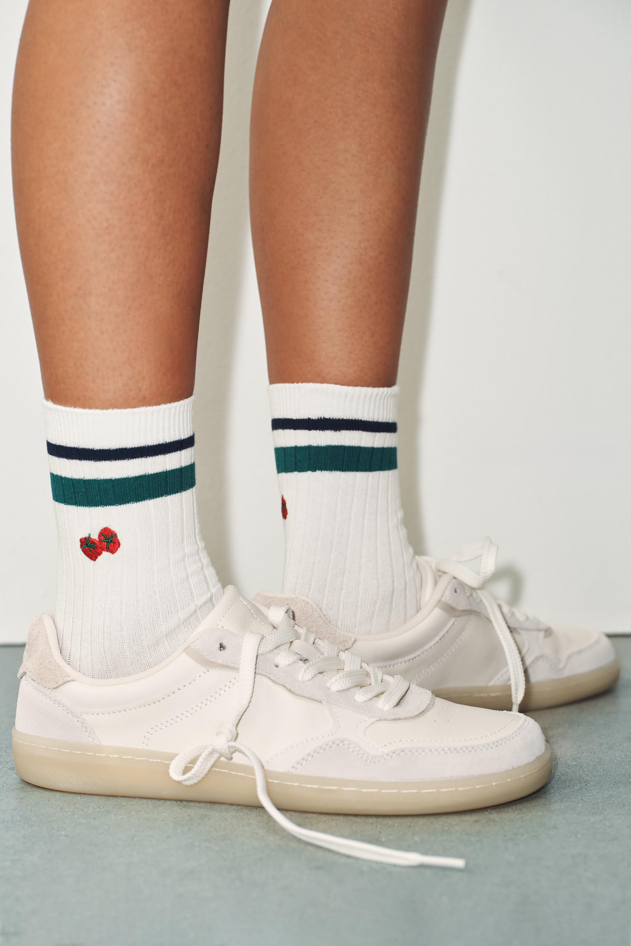 CHAUSSETTES CANNELÉES À RAYURES BRODÉES TOMATES